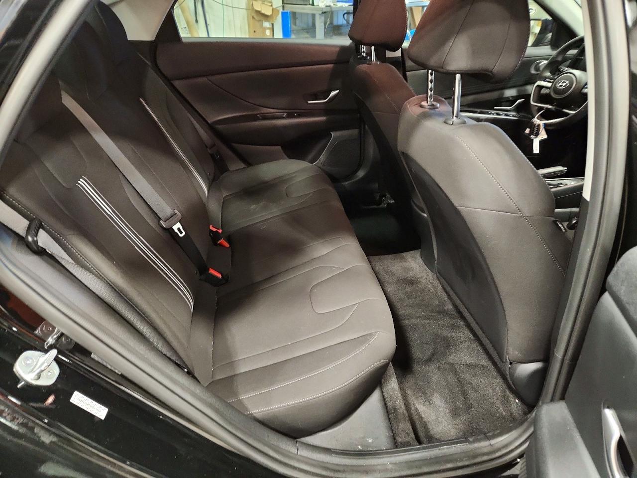 2023 HYUNDAI ELANTRA SEL photo 19
