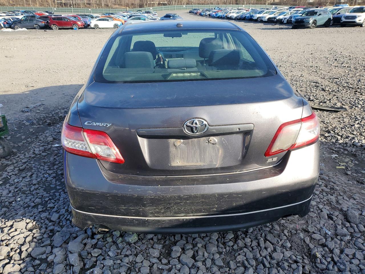 2011 TOYOTA CAMRY SE photo 6