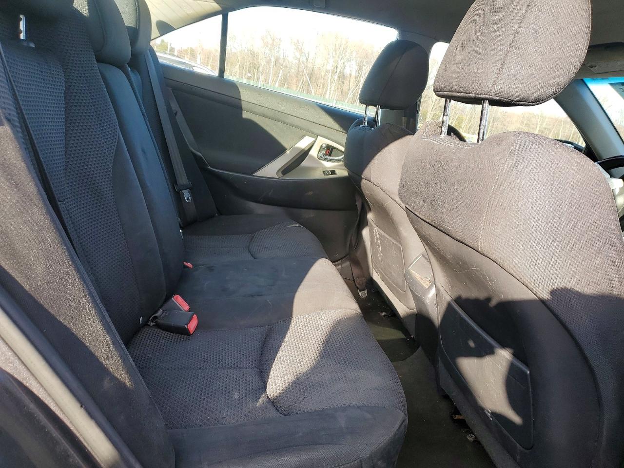 2011 TOYOTA CAMRY SE photo 10