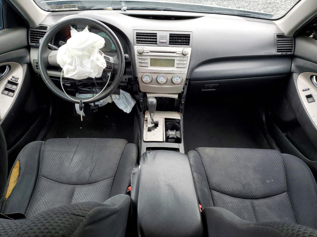 2011 TOYOTA CAMRY SE photo 8