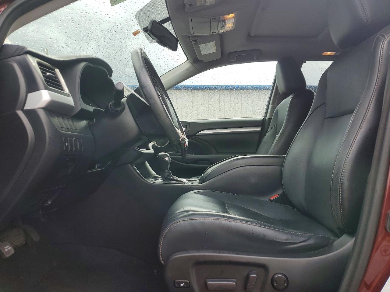 2016 TOYOTA HIGHLANDER XLE photo 13