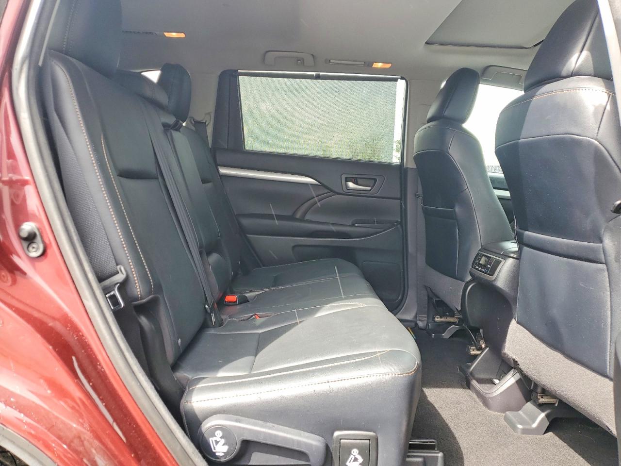 2016 TOYOTA HIGHLANDER XLE photo 21