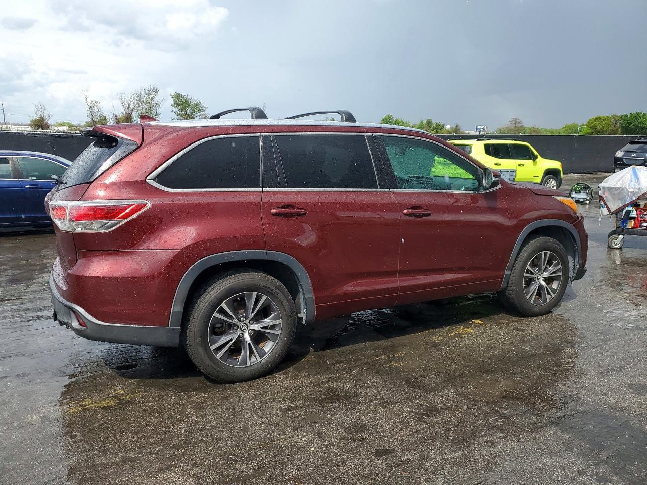 2016 TOYOTA HIGHLANDER XLE photo 5