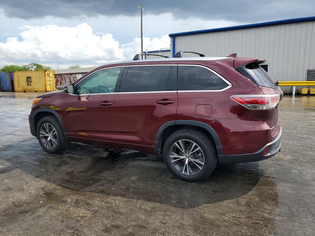 2016 TOYOTA HIGHLANDER XLE photo 3