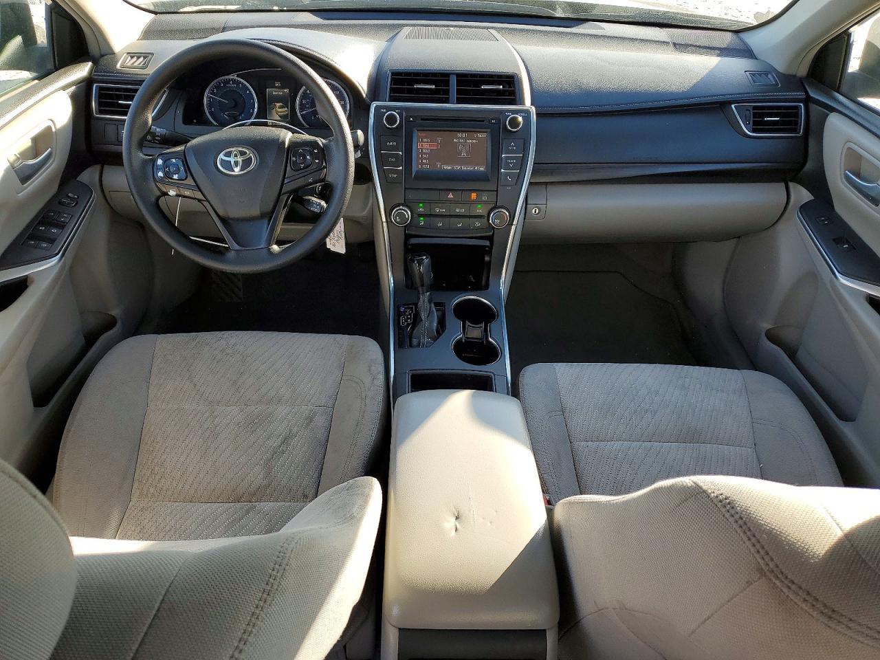 2016 TOYOTA CAMRY LE photo 8