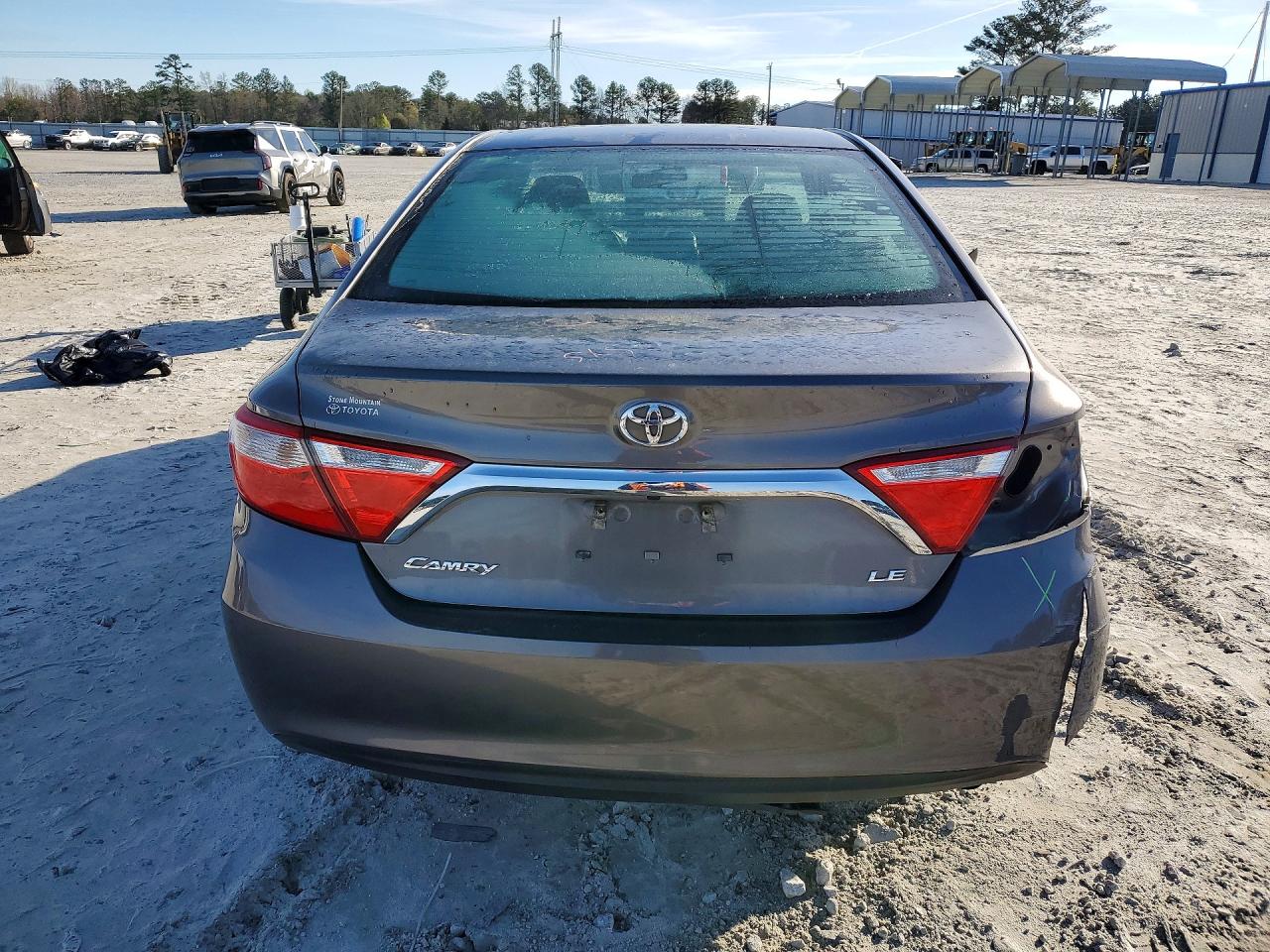 2016 TOYOTA CAMRY LE photo 6