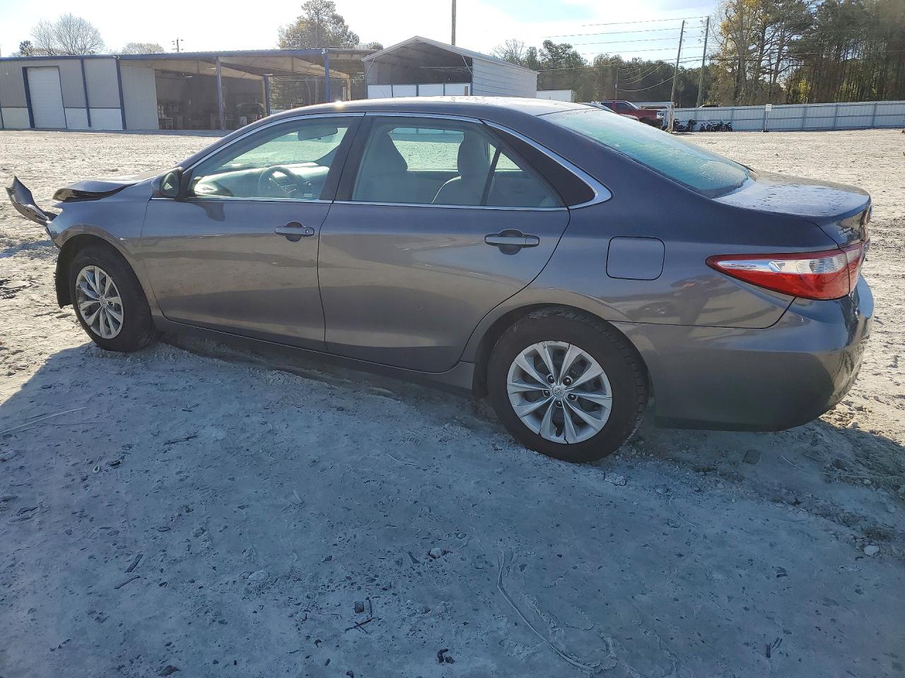 2016 TOYOTA CAMRY LE photo 2