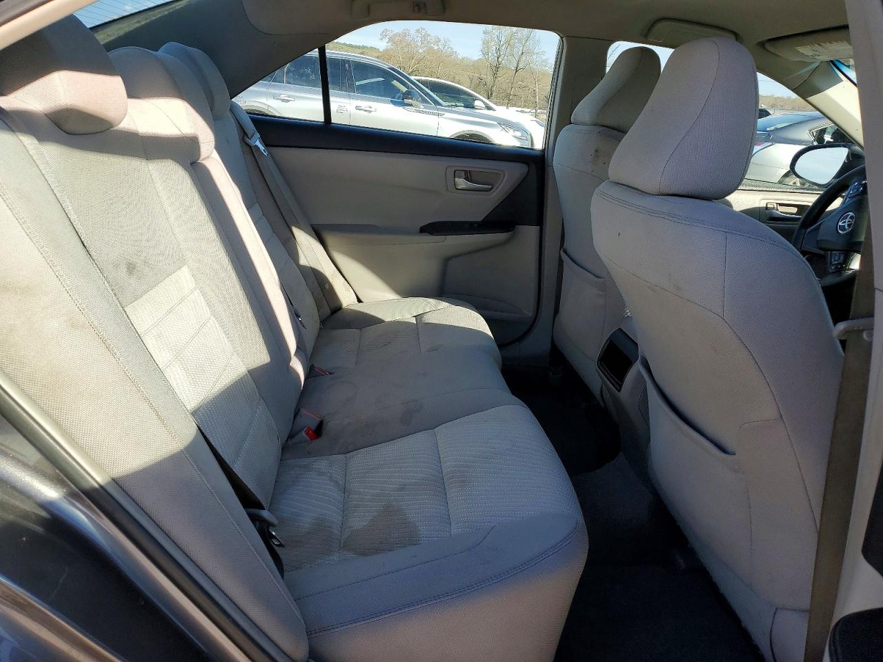 2016 TOYOTA CAMRY LE photo 10