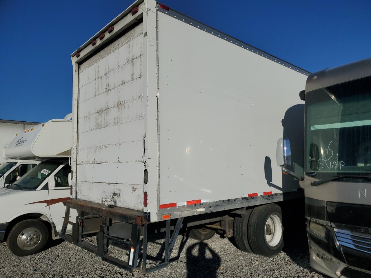 2005 FREIGHTLINER BUSINESS CLASS M2 BOX TRUCK photo 5