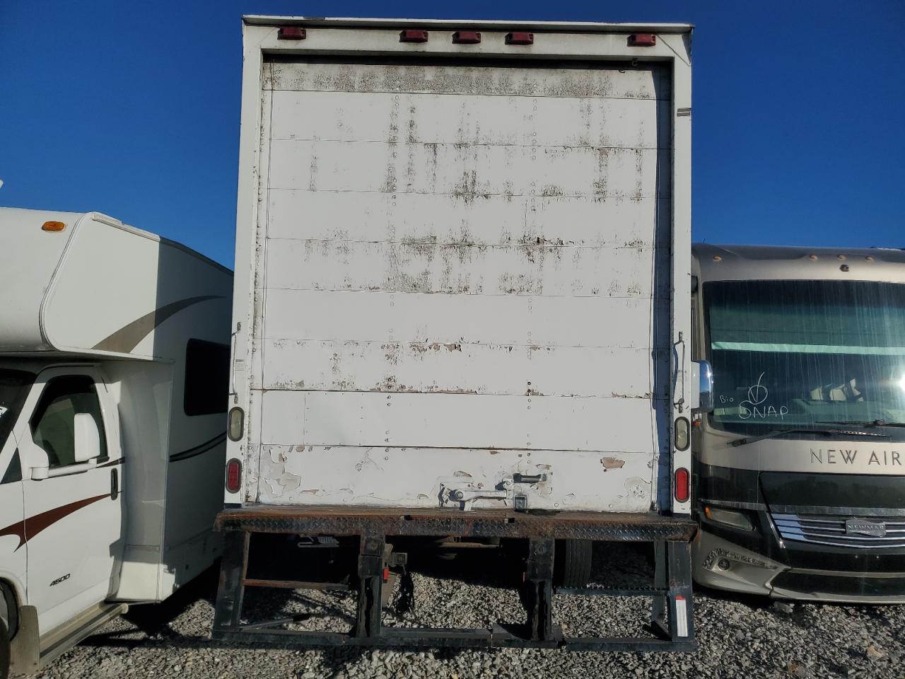 2005 FREIGHTLINER BUSINESS CLASS M2 BOX TRUCK photo 11