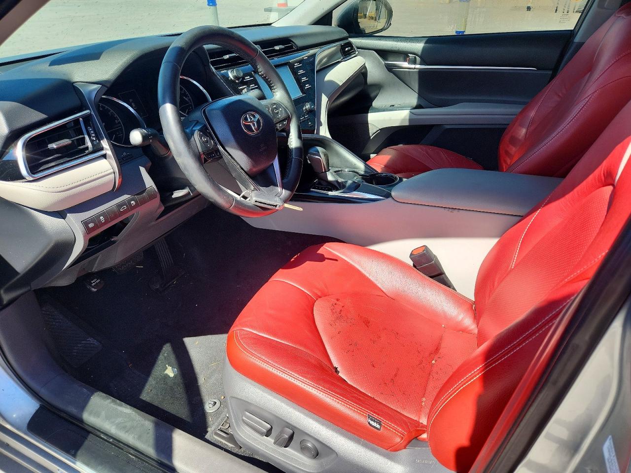 2018 TOYOTA CAMRY SE photo 13