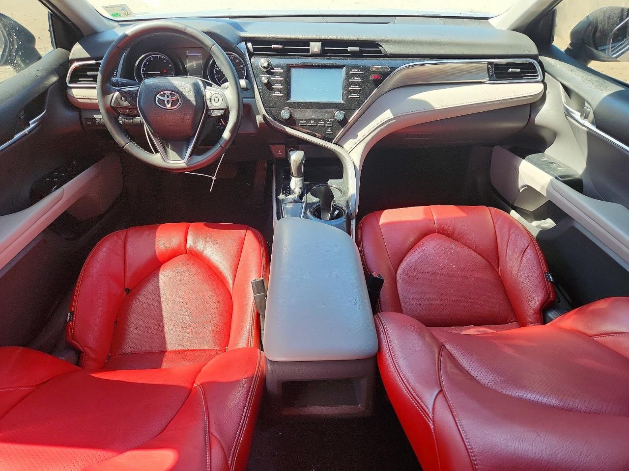 2018 TOYOTA CAMRY SE photo 15