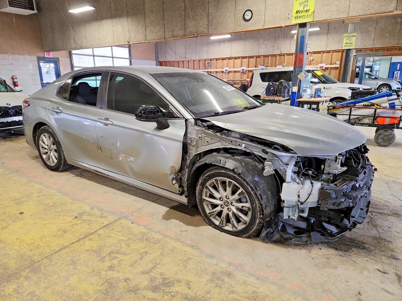 2018 TOYOTA CAMRY LE photo 7