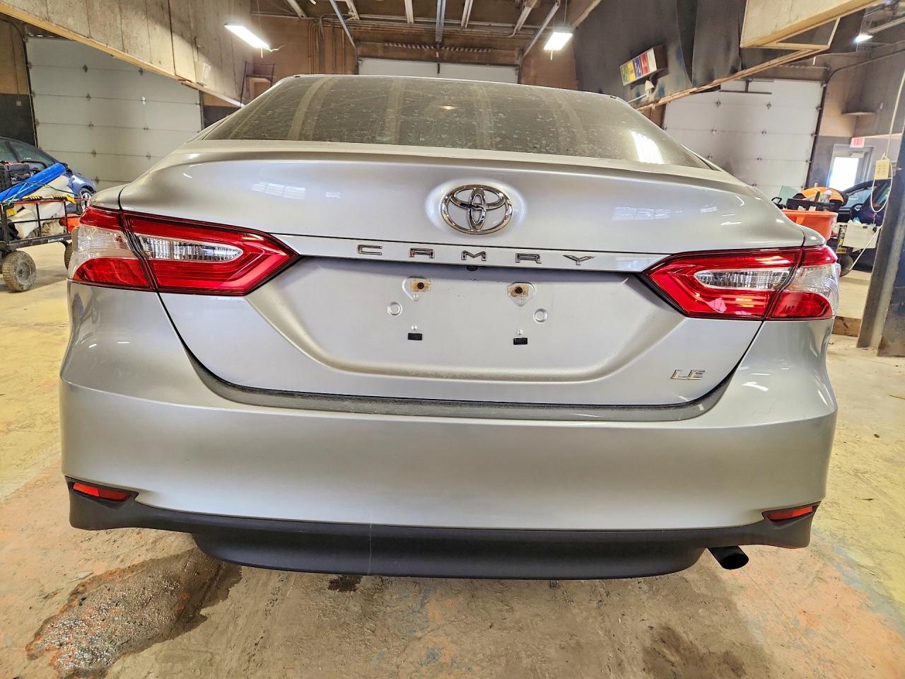 2018 TOYOTA CAMRY LE photo 11