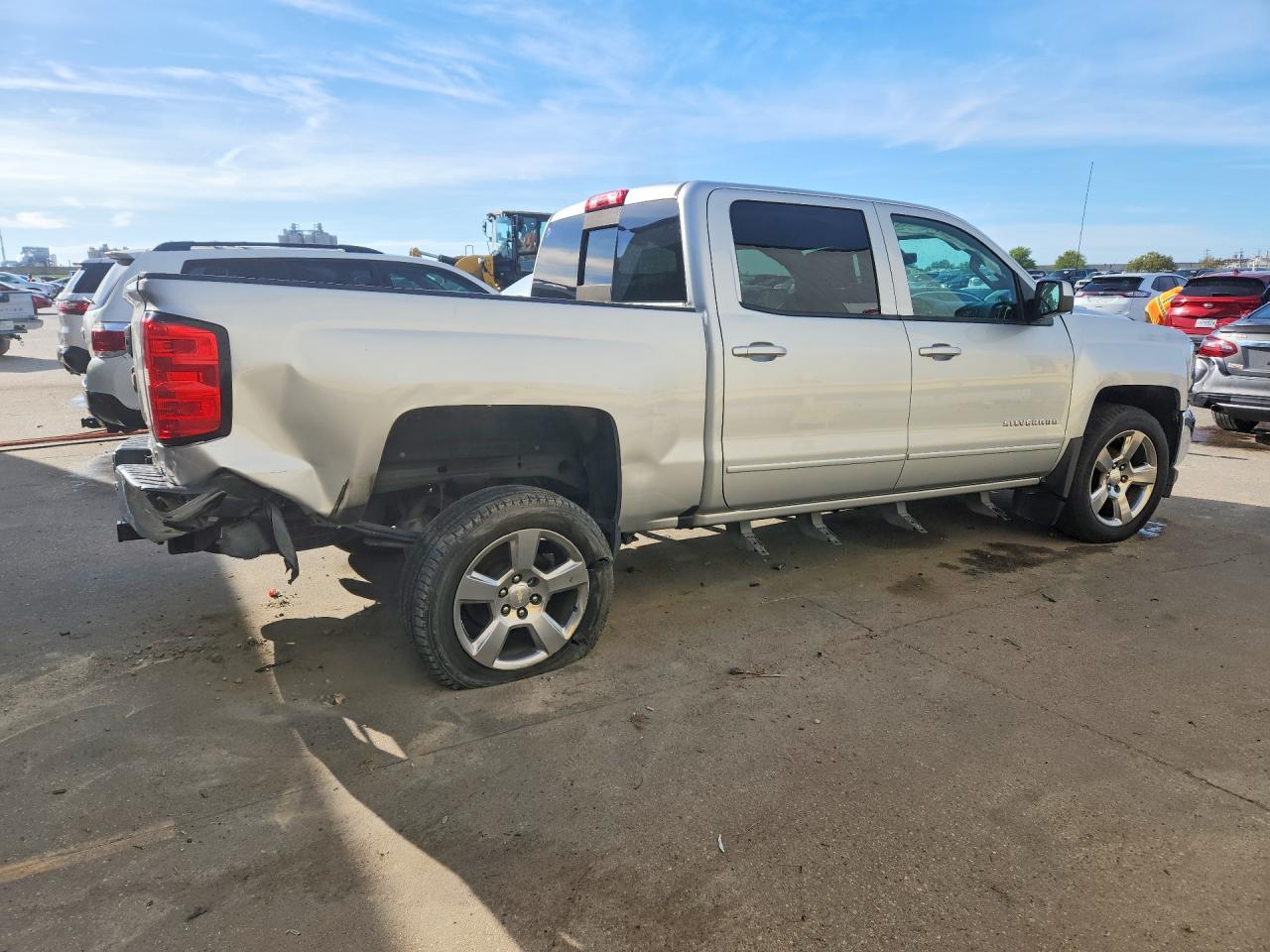 2017 CHEVROLET SILVERADO C1500 LT photo 3