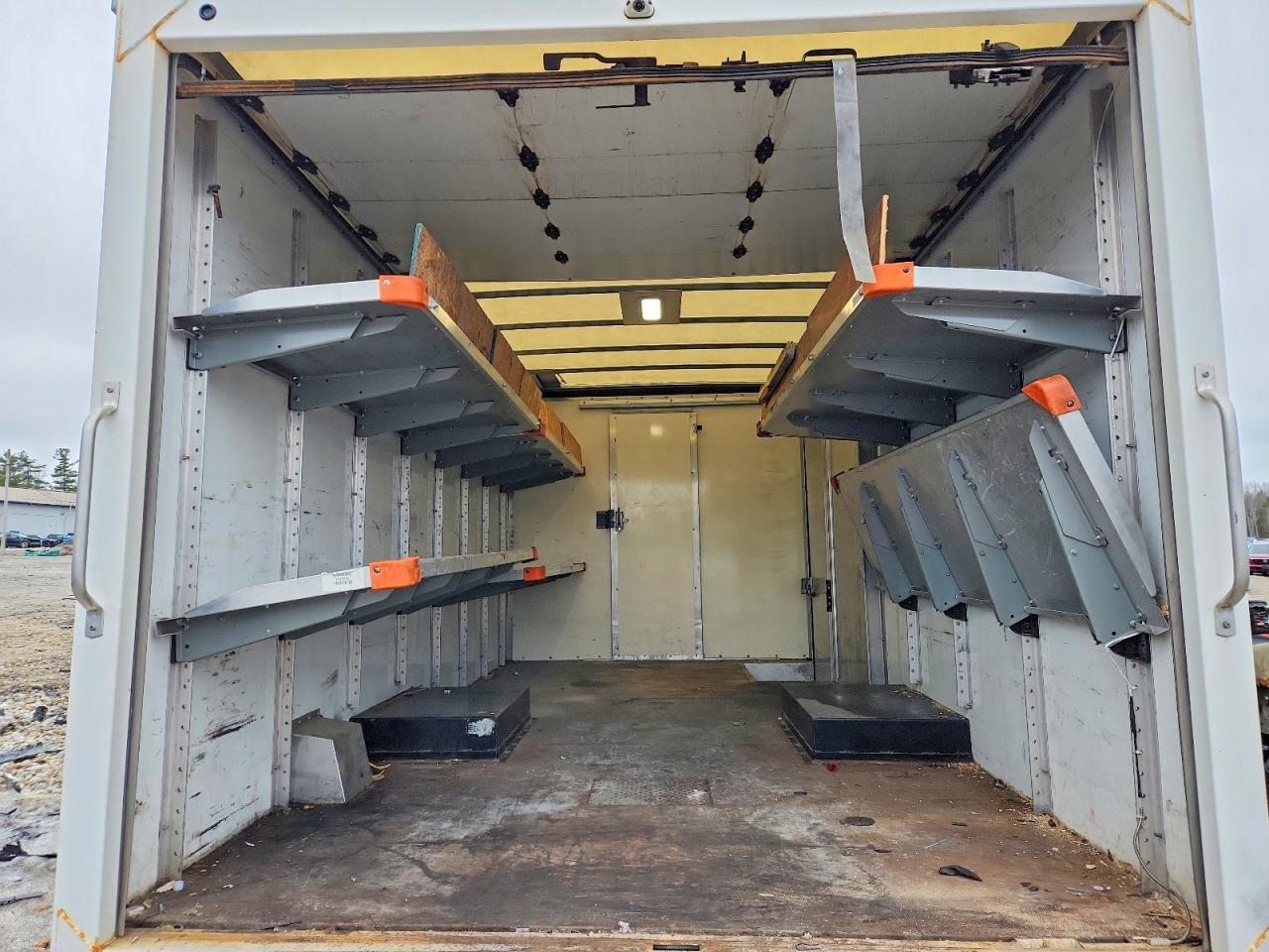 2021 CHEVROLET EXPRESS DELIVERY TRUCK photo 19