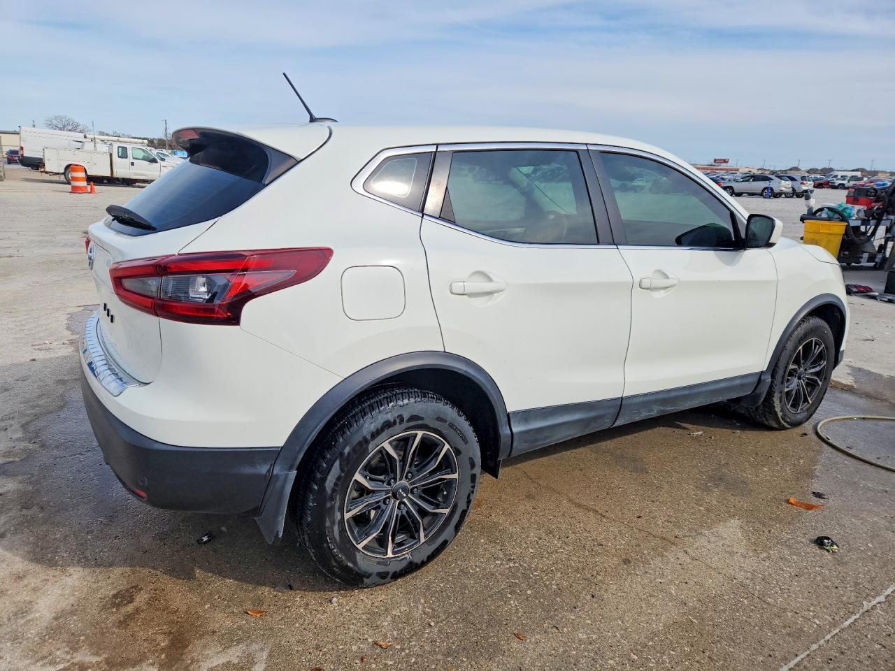 2020 NISSAN ROGUE SPORT S photo 3