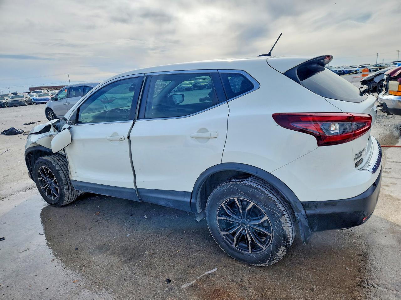 2020 NISSAN ROGUE SPORT S photo 2