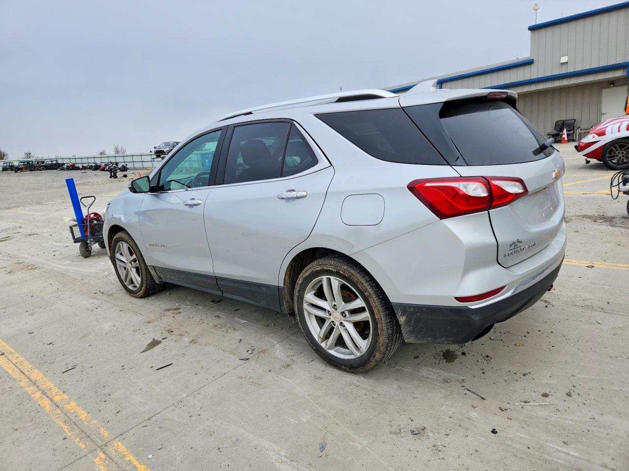 2020 CHEVROLET EQUINOX PREMIER photo 3