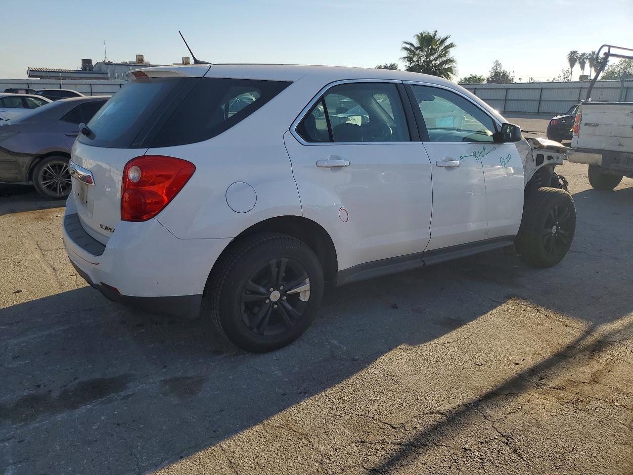 2014 CHEVROLET EQUINOX LS photo 3