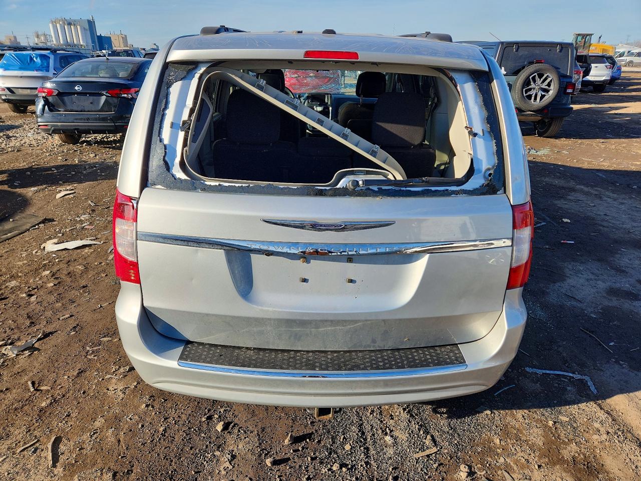 2011 CHRYSLER TOWN & COUNTRY TOURING photo 11