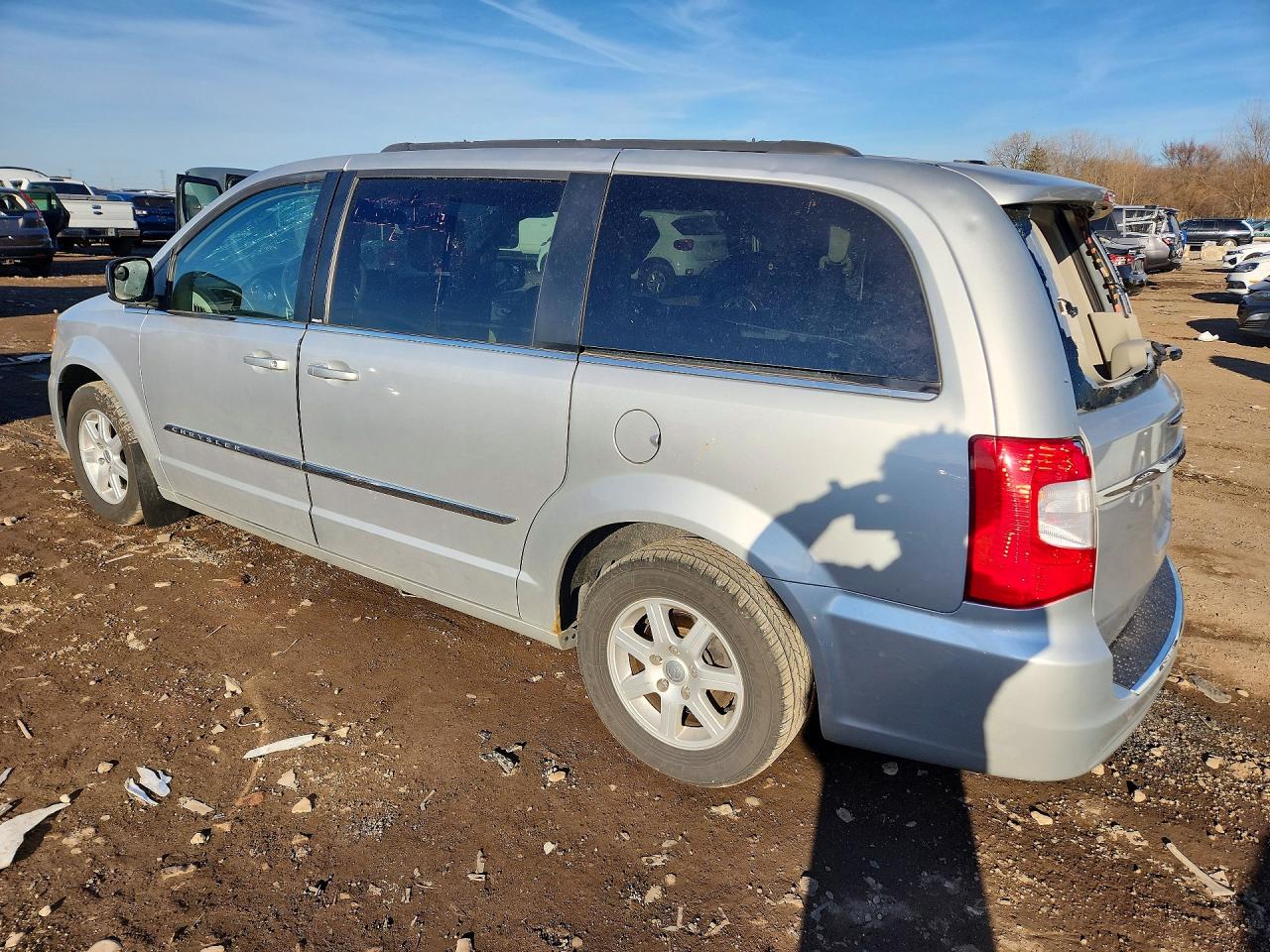 2011 CHRYSLER TOWN & COUNTRY TOURING photo 3