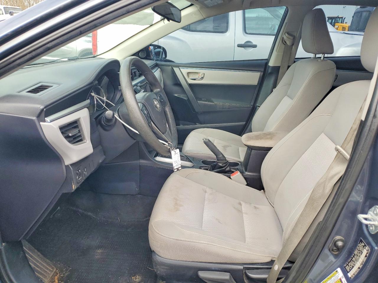 2014 TOYOTA COROLLA LE photo 19