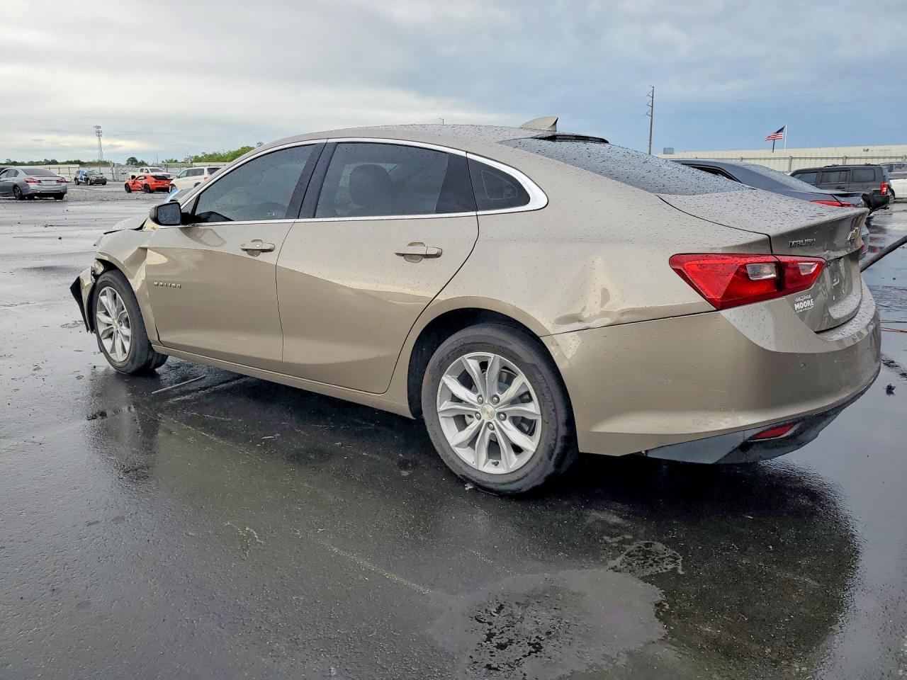 2025 CHEVROLET MALIBU LT photo 2