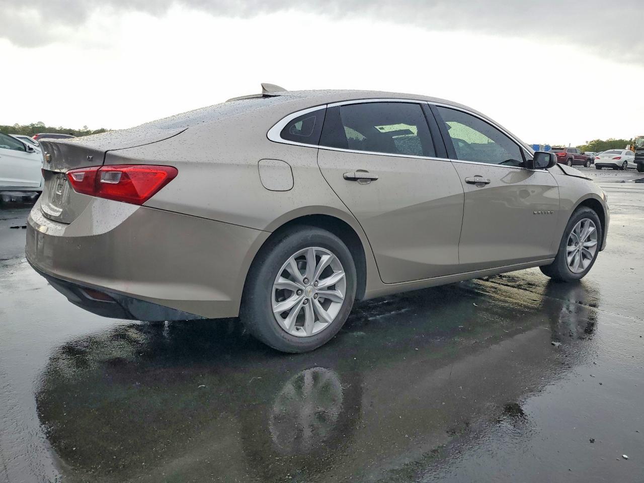 2025 CHEVROLET MALIBU LT photo 3