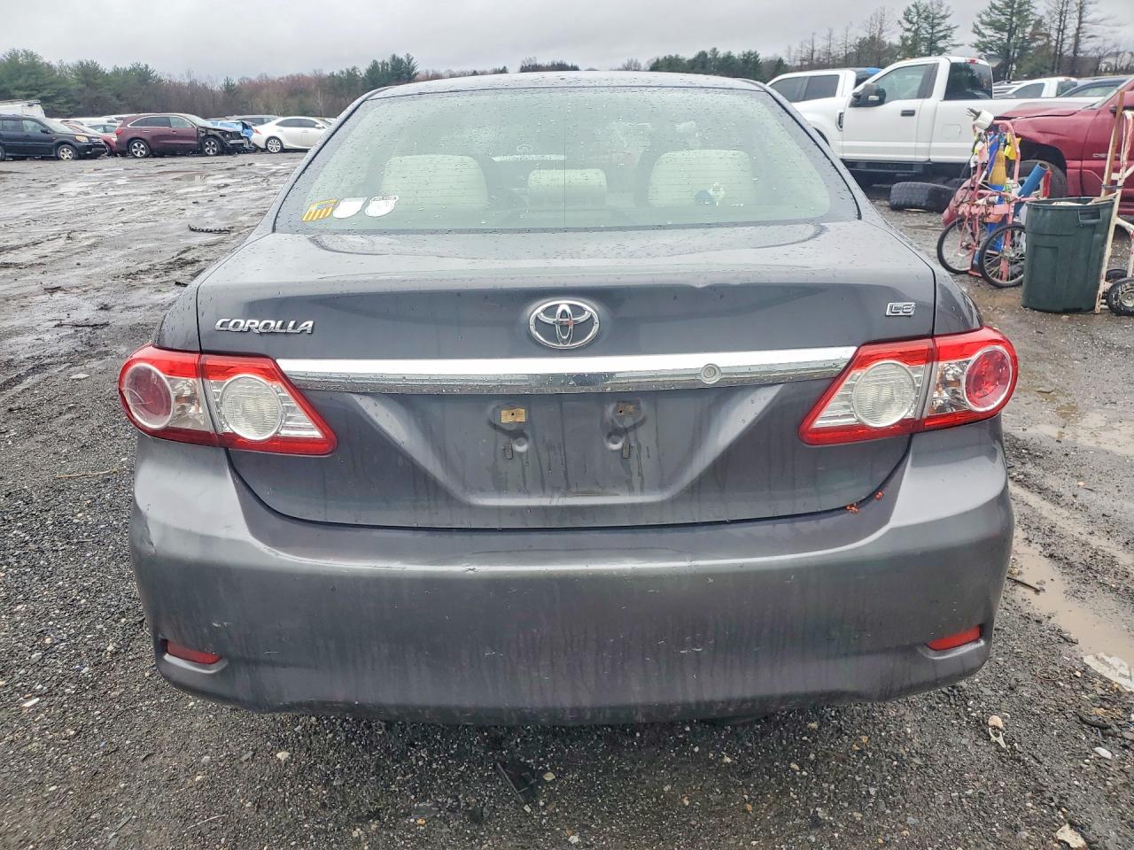 2011 TOYOTA COROLLA LE photo 11