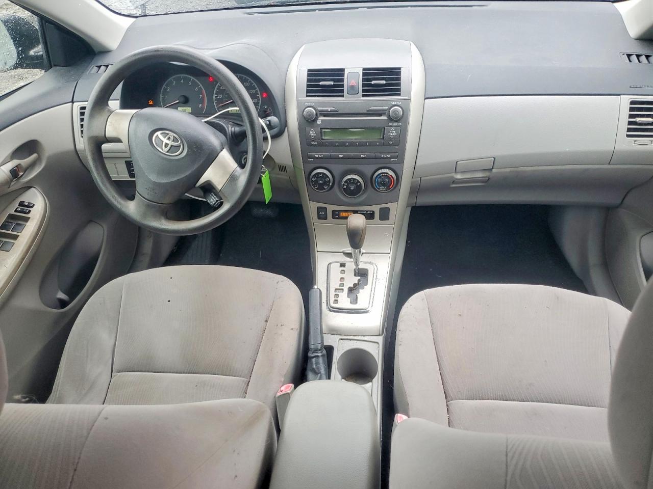 2011 TOYOTA COROLLA LE photo 15