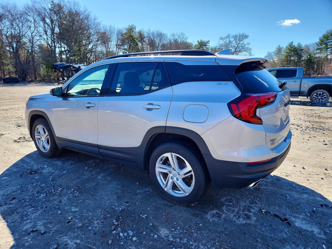 2018 GMC TERRAIN SLE photo 4