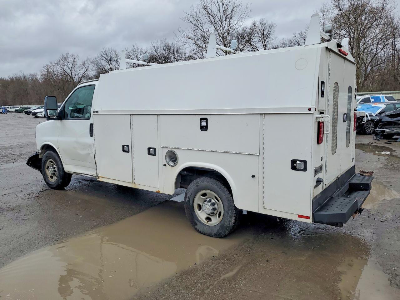 2018 CHEVROLET EXPRESS UTILITY / SERVICE TRUCK photo 2