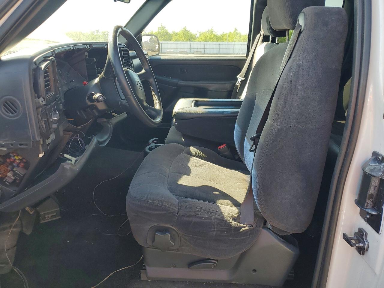 2002 CHEVROLET SILVERADO C1500 photo 13
