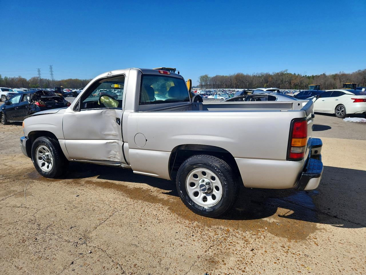 2007 GMC NEW SIERRA C1500 CLASSIC photo 4