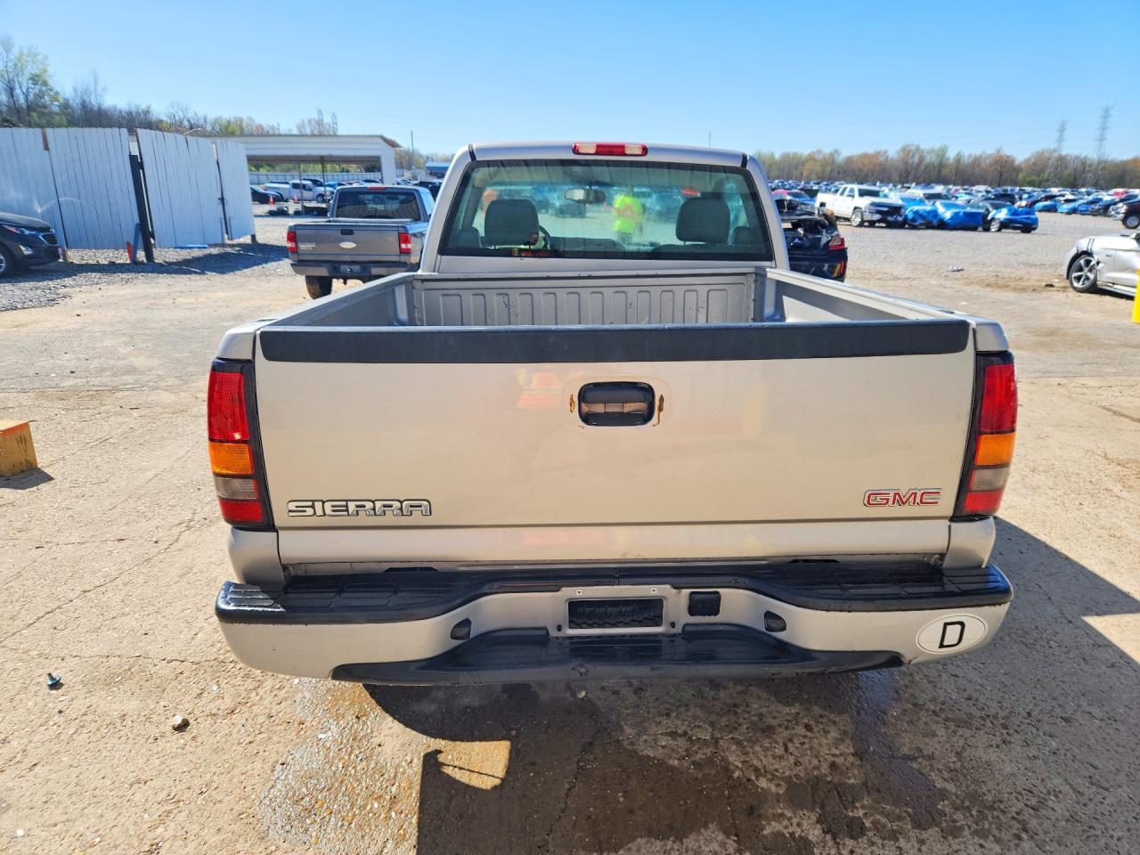 2007 GMC NEW SIERRA C1500 CLASSIC photo 16