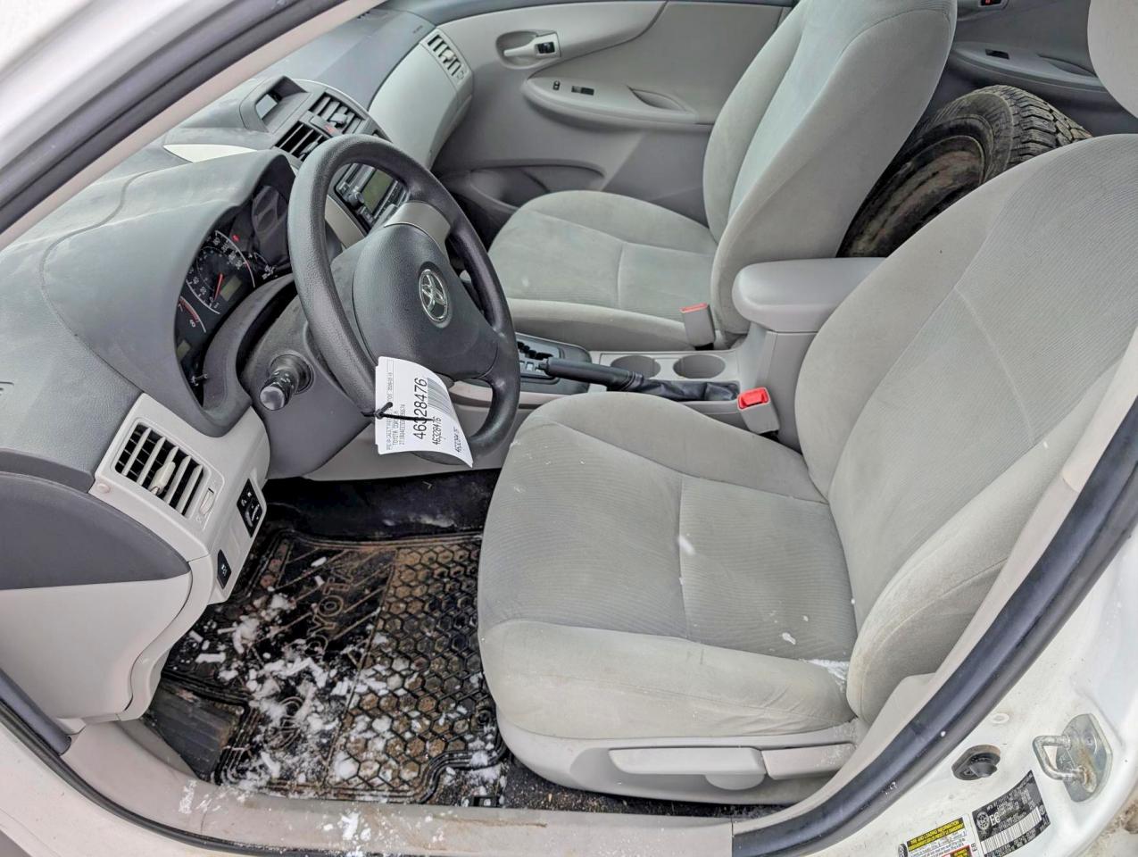 2013 TOYOTA COROLLA L photo 19