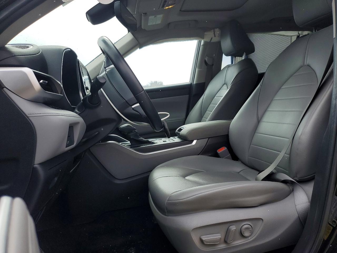 2022 TOYOTA HIGHLANDER XLE photo 13