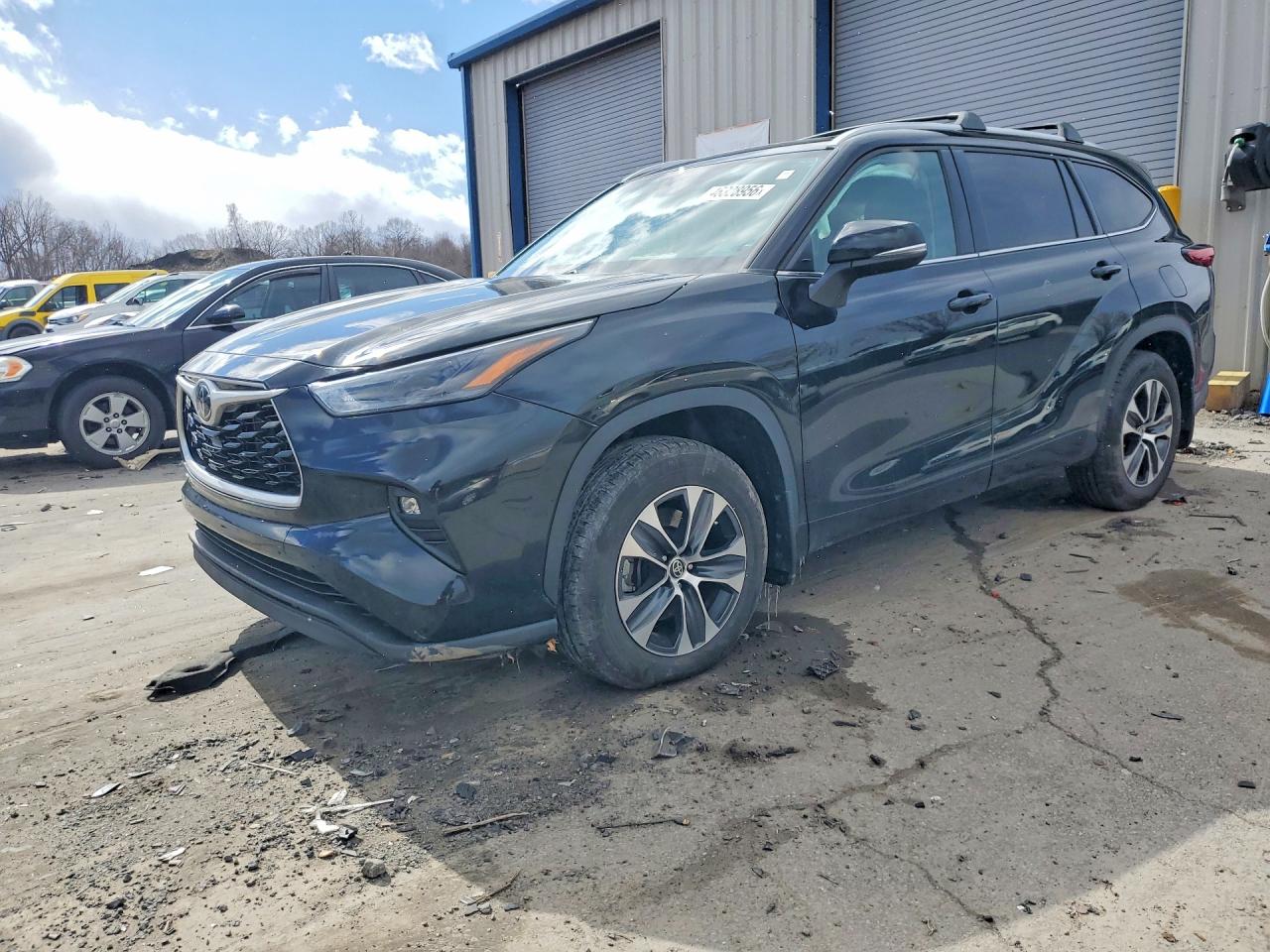2022 TOYOTA HIGHLANDER