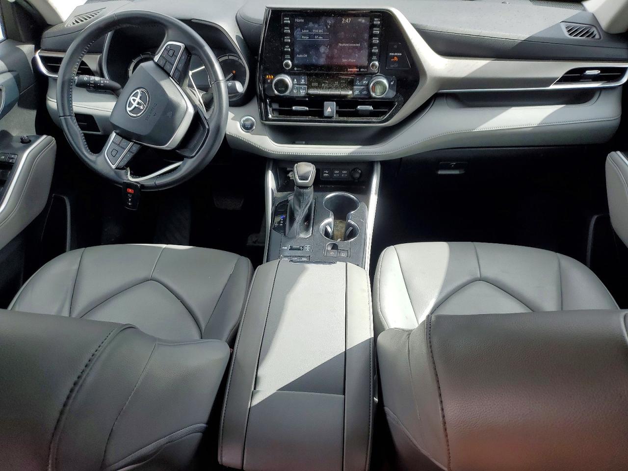 2022 TOYOTA HIGHLANDER XLE photo 15