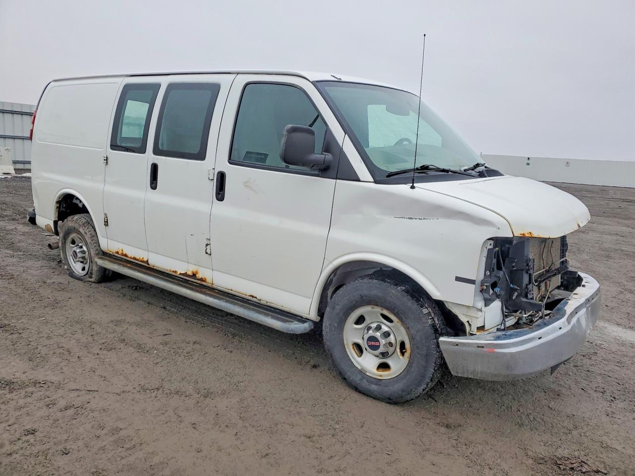 2015 GMC SAVANA G2500 photo 10