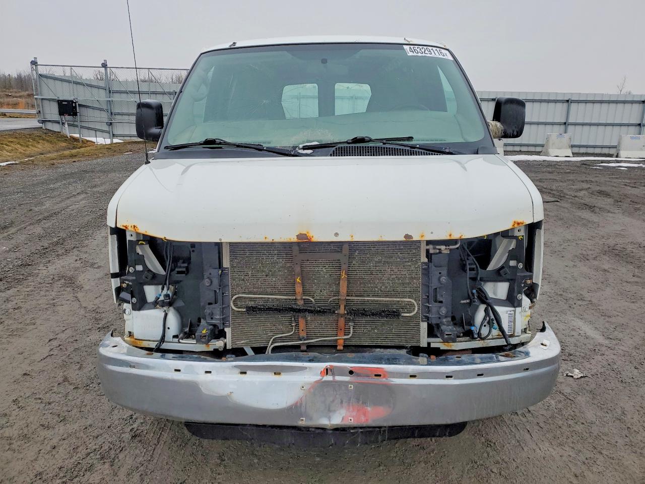 2015 GMC SAVANA G2500 photo 13