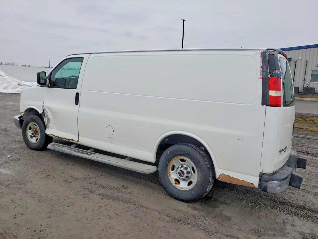 2015 GMC SAVANA G2500 photo 4