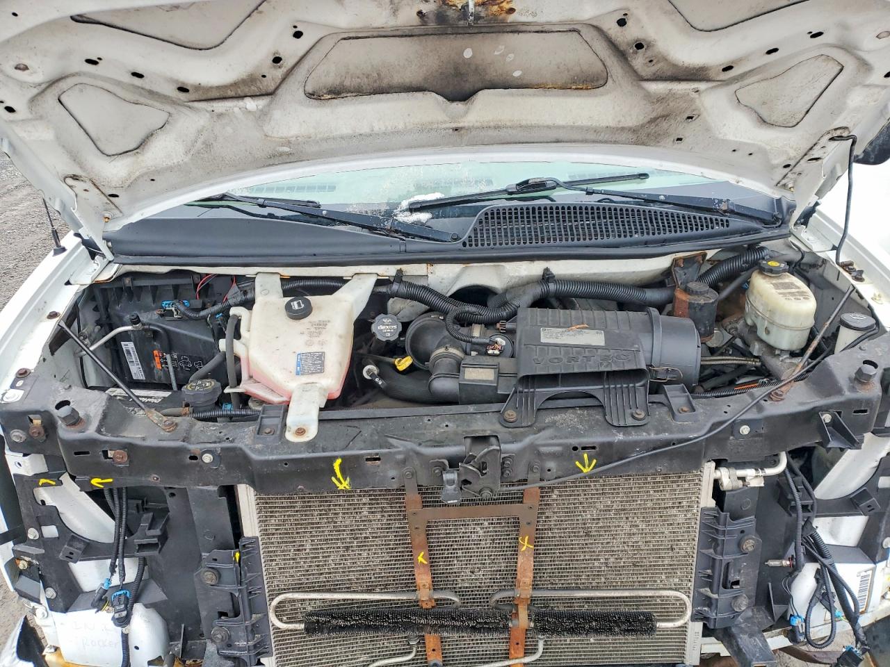 2015 GMC SAVANA G2500 photo 34