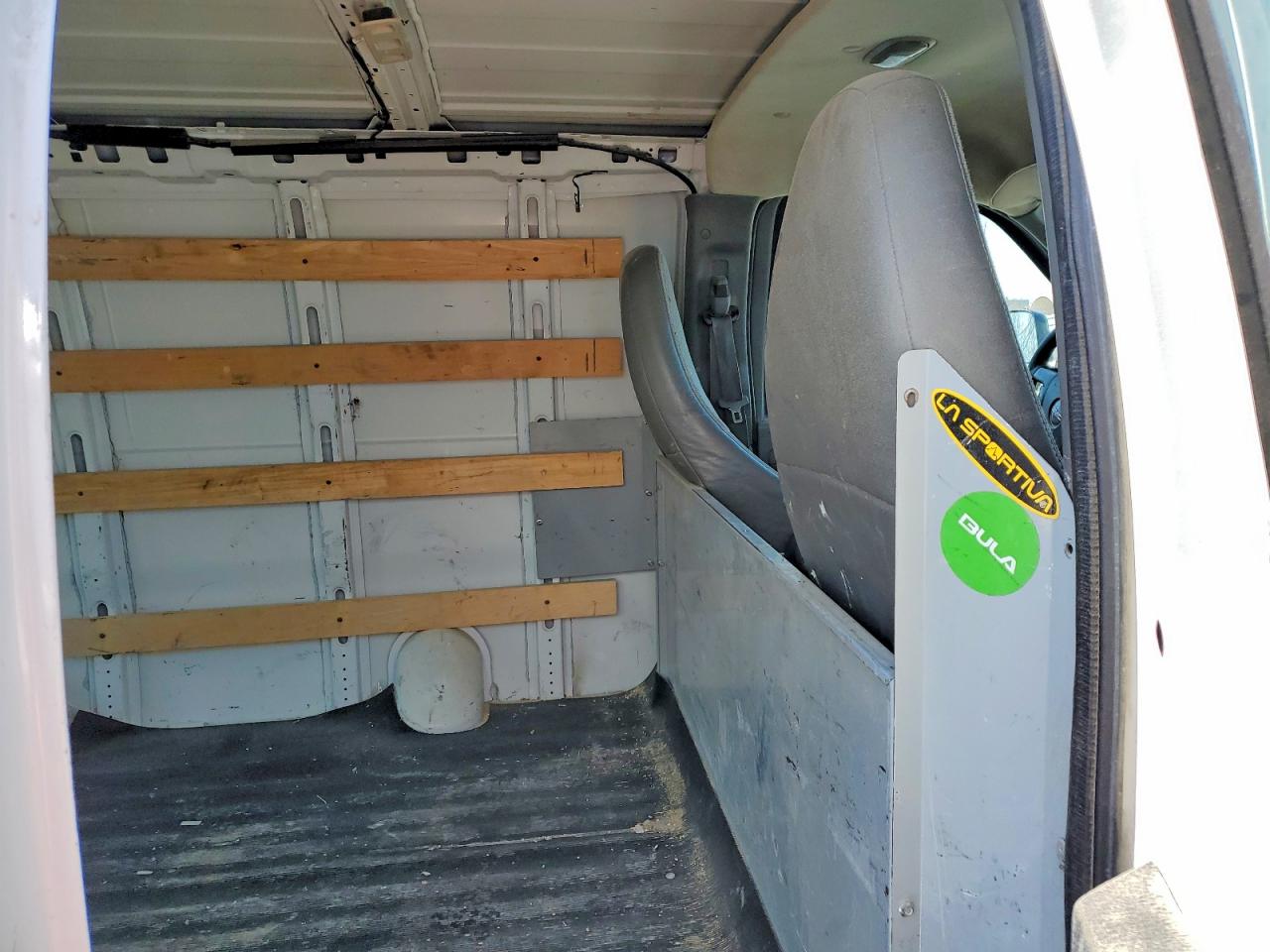 2015 GMC SAVANA G2500 photo 31