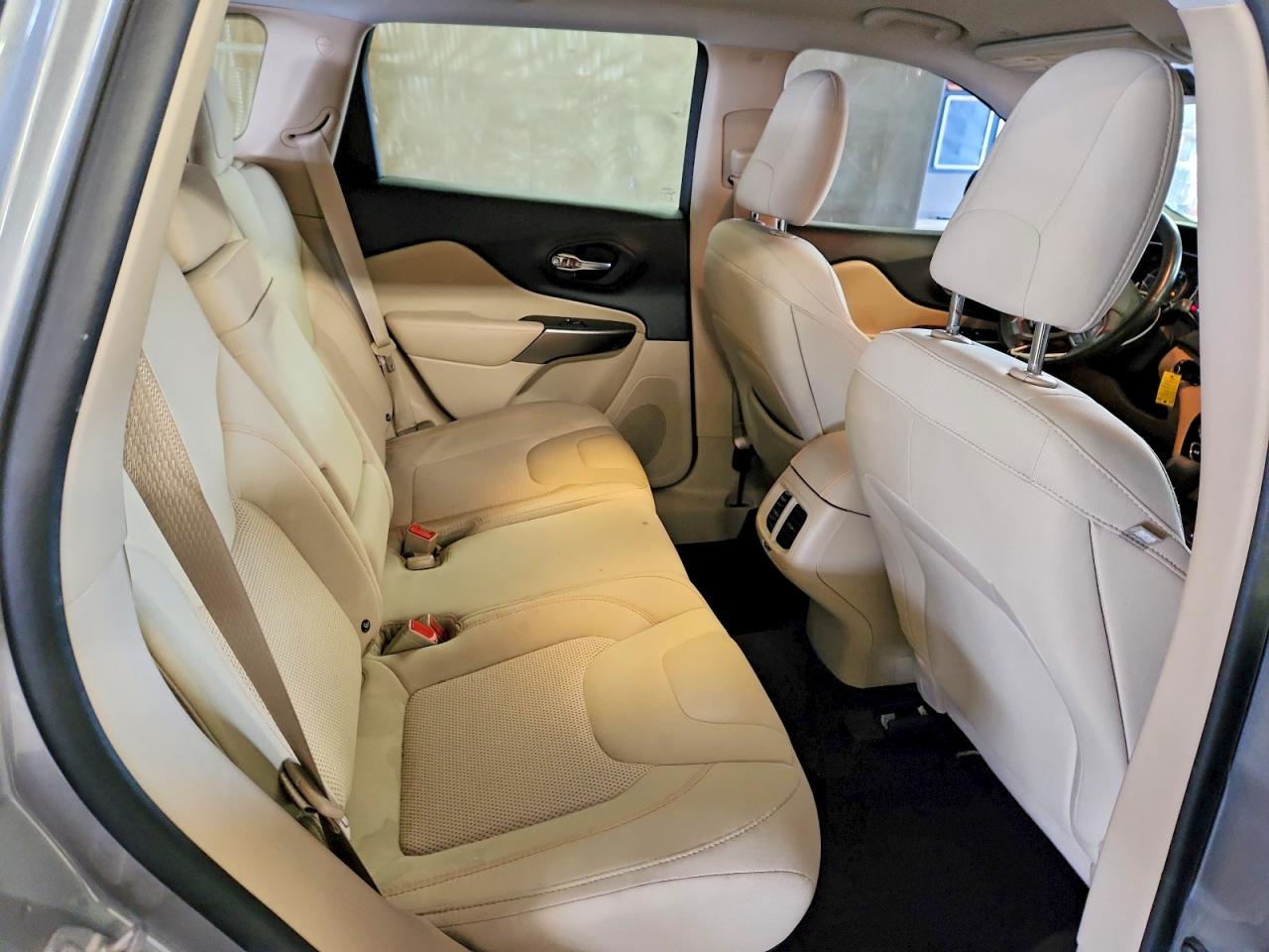 2019 JEEP CHEROKEE LATITUDE photo 31