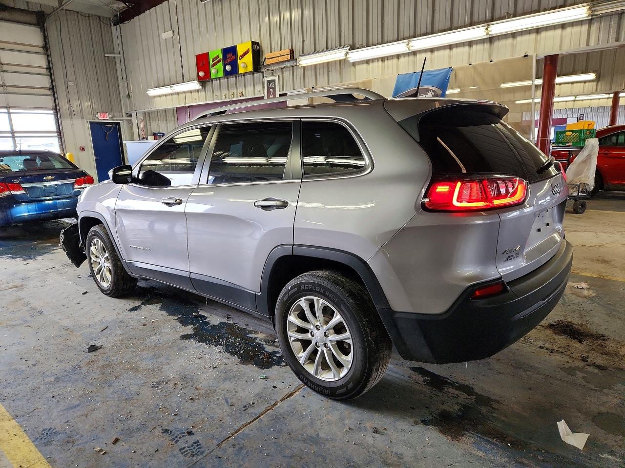 2019 JEEP CHEROKEE LATITUDE photo 4