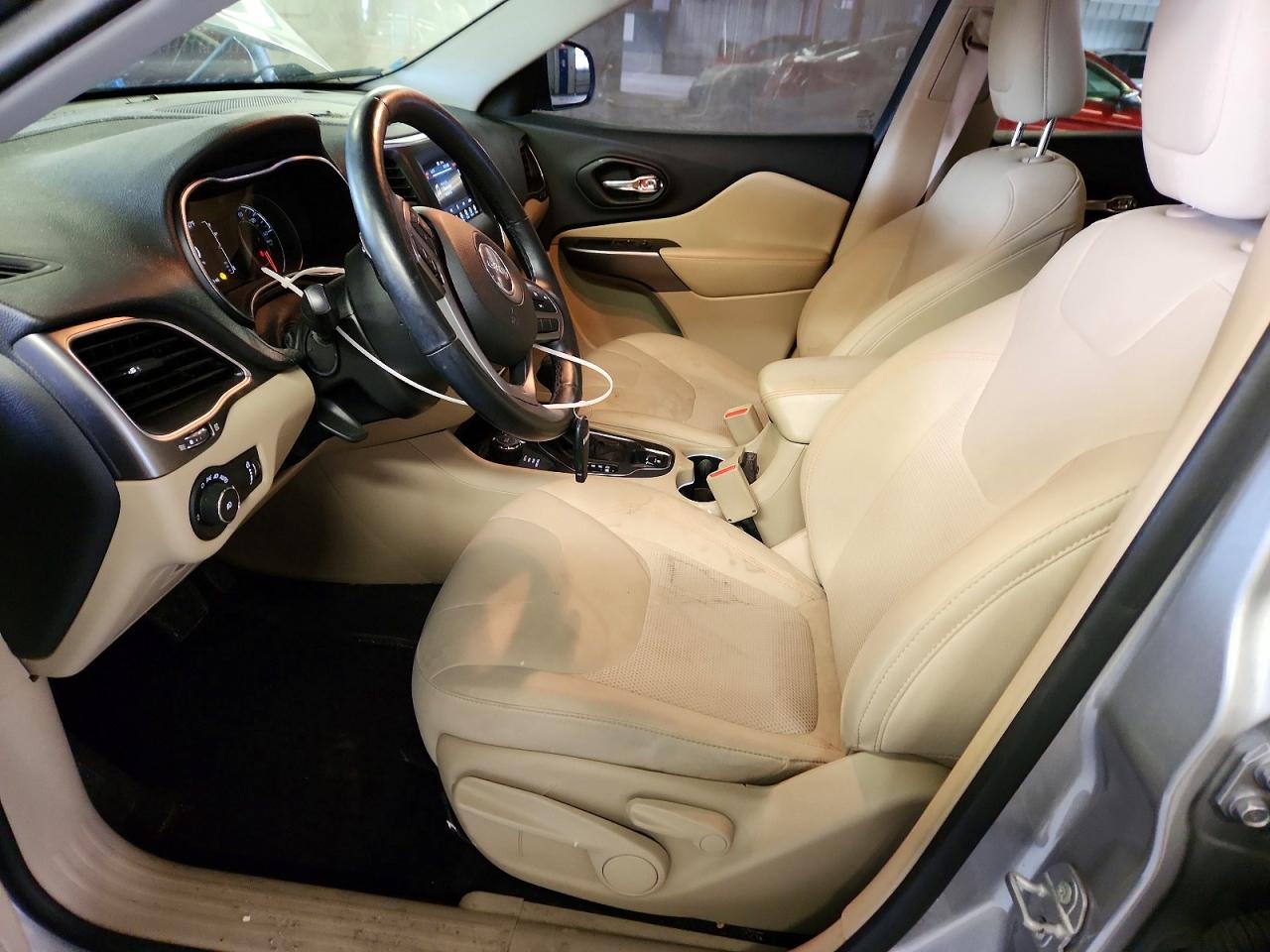 2019 JEEP CHEROKEE LATITUDE photo 19
