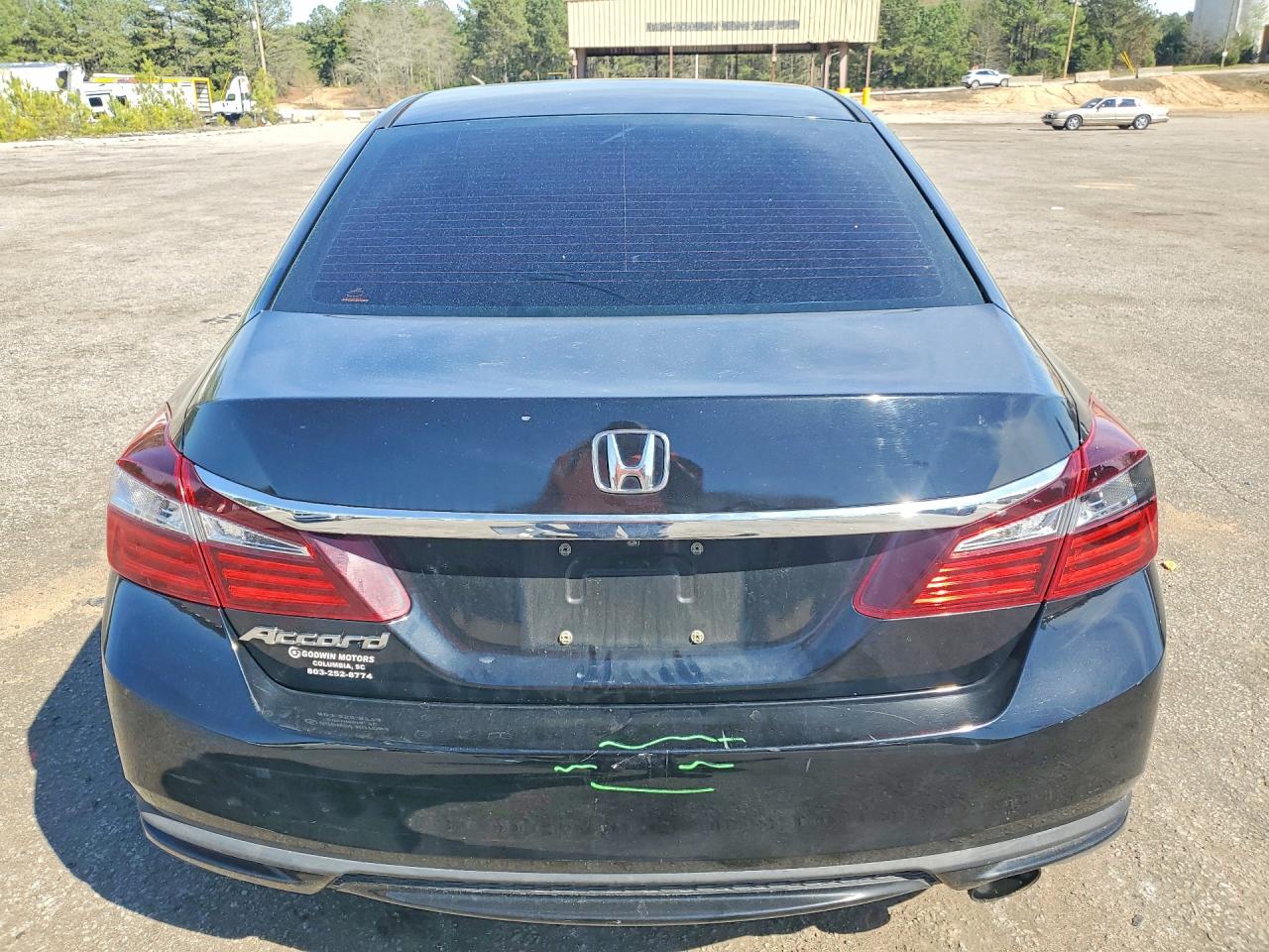 2017 HONDA ACCORD LX photo 11