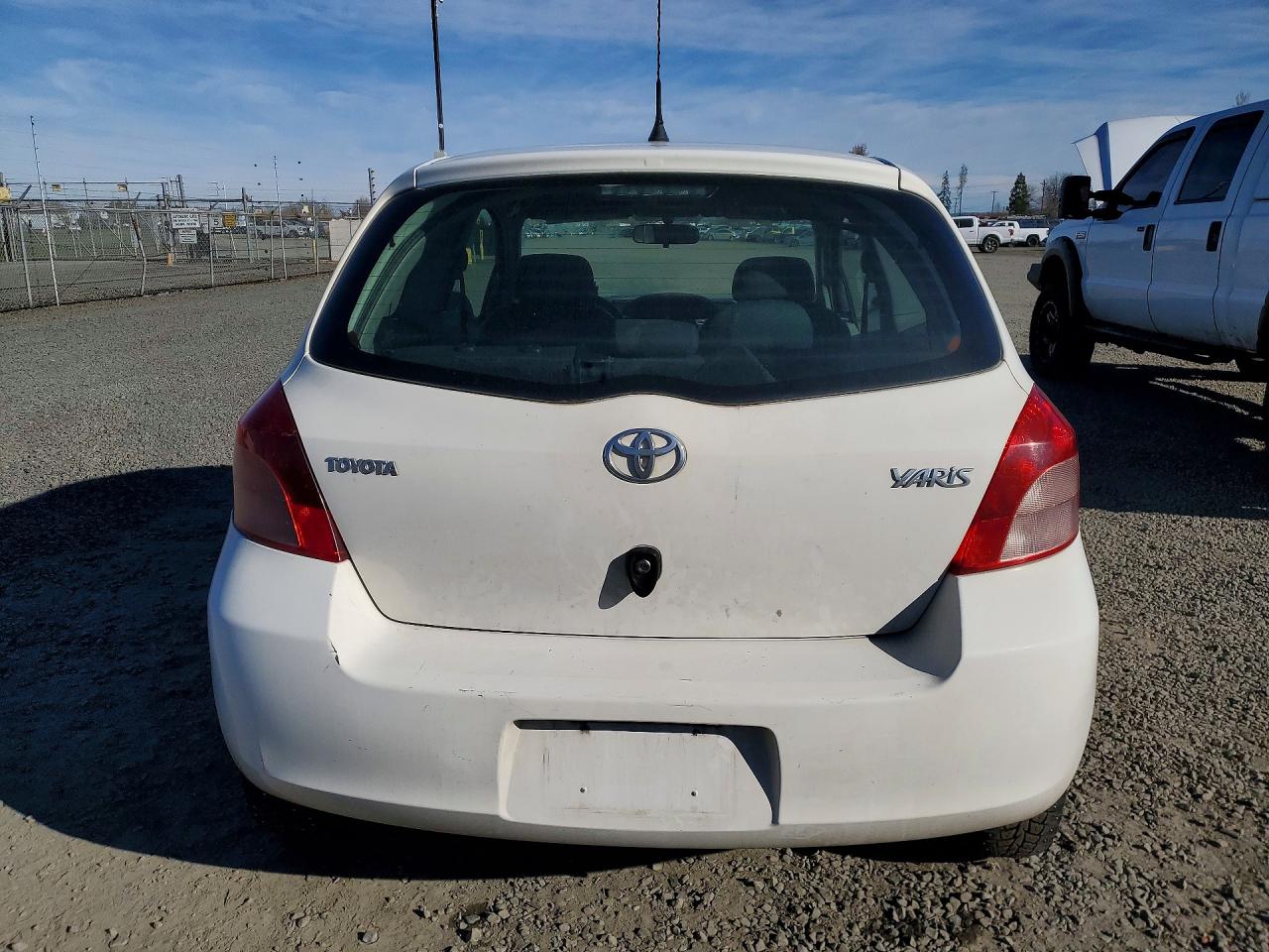 2007 TOYOTA YARIS BASE photo 11